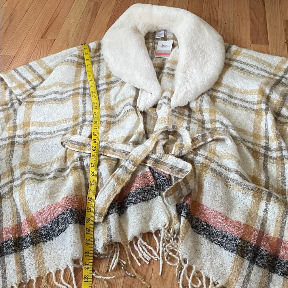 Bon Voyage Poncho Womens Beige Tan Plaid Fringe Wrap Boho Preppy Country Western - Picture 7 of 9